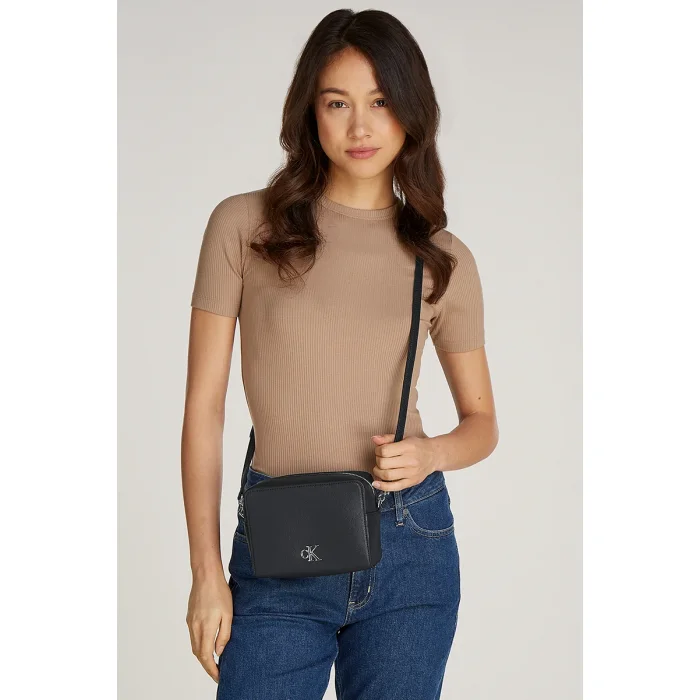 Torebka Listonoszka Calvin Klein Minimal Monogram Camera Bag Black K60K612719 BEH – zdjęcie 2