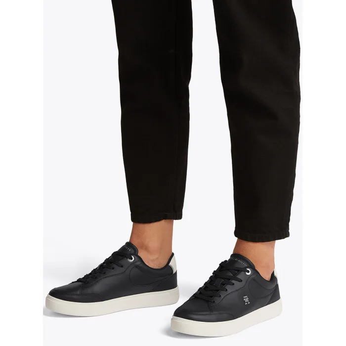 Sneakersy Tommy Hilfiger Essential Chic Court Sneaker Black FW0FW08322 BDS – zdjęcie 2