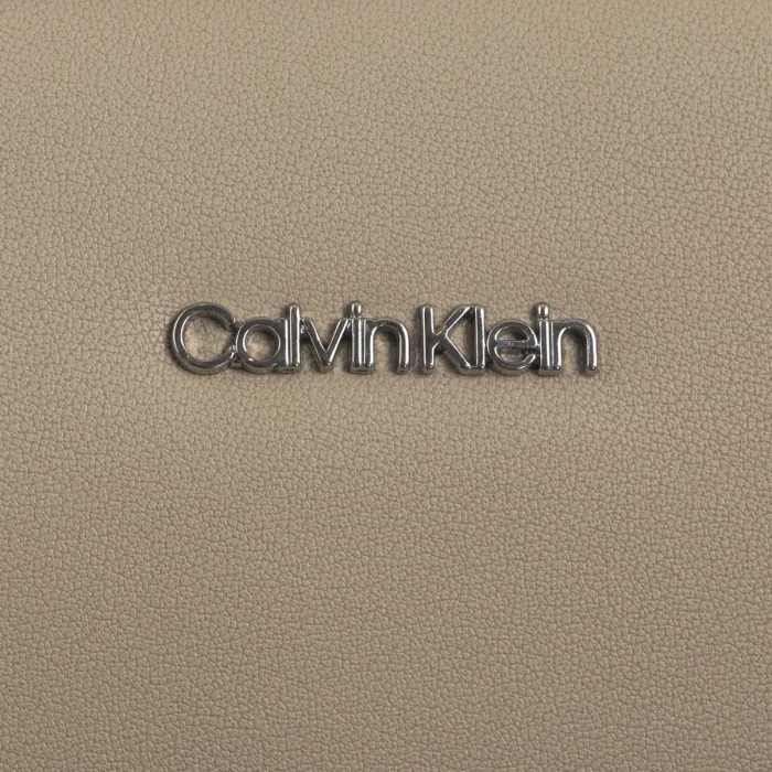 Torebka Listonoszka Calvin Klein CK Must Small Camera Bag Crockery K60K613145 W75 – zdjęcie 5
