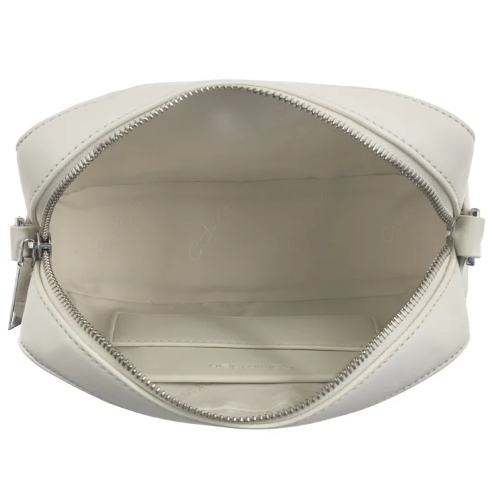 Torebka Listonoszka Calvin Klein CK Must Small Camera Bag Chalk K60K613145 67U – zdjęcie 7