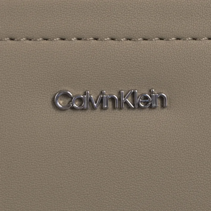 Torebka Calvin Klein CK Must Convertible Camera Bag Crockery K60K612901 W75 – zdjęcie 5
