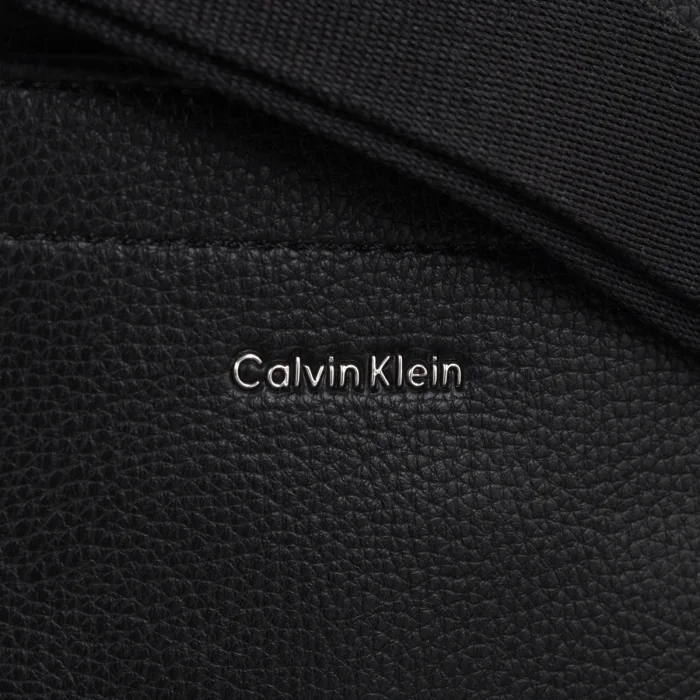 Saszetka Reporterka Calvin Klein Raised Slim Reporter Black LV04D3278G UB1 – zdjęcie 4