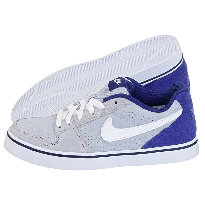 nike ruckus low