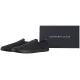 Tenisówki Tommy Hilfiger Iconic Slip On Sneaker FM0FM00597-0GK Triple Black - małe zdjęcie
